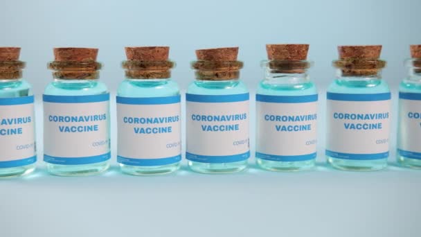 Vacuna de ampollas contra nCoV. Vacunación contra el Coronavirus, prevención de la gripe covid-19 — Vídeos de Stock