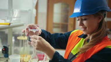 Kişisel koruyucu teçhizat boş testi, aşı enjeksiyonu, dünya