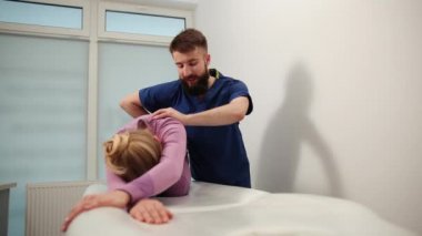 Boyun ağrısı, kiropraktik sırt düzeltmesi. Osteopati, akupres, spor sakatlığı
