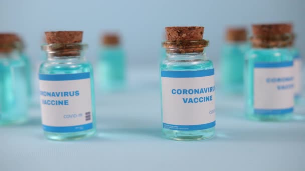 Szczepionka przeciw odrze przeciw koronawirusowi. Linia produkcyjna szczepionek przeciw koronawirusowi Covid-19 — Wideo stockowe