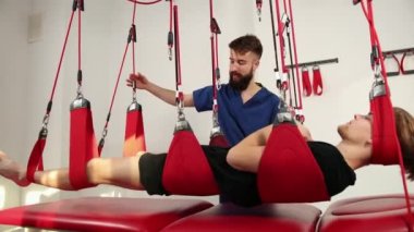 Kayropraktik, osteopati, elle tedavi, travma sonrası rehabilitasyon.