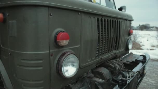 Camión retro, viejo camión militar soviético transporte de la Segunda Guerra Mundial. vehículo militar — Vídeo de stock