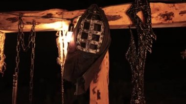Savaş zırhı, bıçaklı Viking bıçakları. Rakipler arasında dövüşmek için yayalar