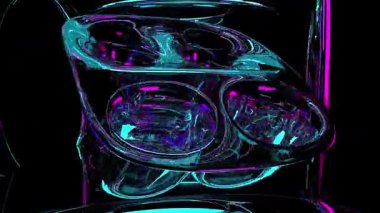 Geceleri soyut bir ortamda cam elementlerle ve parlak renklerle modern tasarım heykeli. Bir cam heykel kıvrımlı şekiller, parlak mor ve mavi renkler içerir. Heykel, canlı görünmesini sağlayan karanlık arka planlarla çevrili..