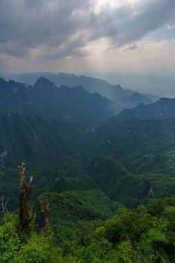 Zhangjiajie, Çin 'deki Tianmen Dağı. Yüksek kalite fotoğraf