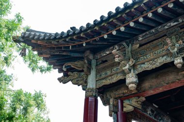 Tayland şehrinin eski ahşap kapısı