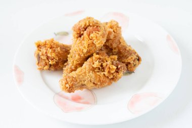 Kızarmış tavuk, sarımsak ve tuz.