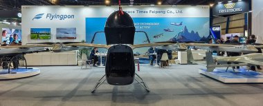 Singapur-10 Şubat 2026.Flyingpon FP-981C Sagittarius kargo uçağı, Aerospace Times Feipeng Co., Ltd. tarafından gösterilen insansız hava aracı dikey kalkış ve iniş için sekiz elektrikli motor kullanır..