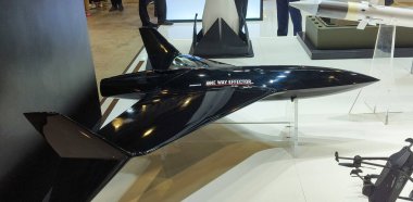 Singapur-10 Şubat 2026.Tek yönlü bir efektörün yüksek hızlı insansız hava aracı (UAV) MBDAV ile işbirliği içinde geliştirildi. Bu amaçsız mühimmat ya da çarpışmayla sonuçlanan tek bir görev için tasarlanmış 