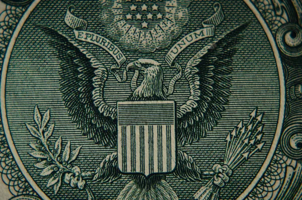 United States Eagle symbol på en dollarsedel, makro — Stockfoto