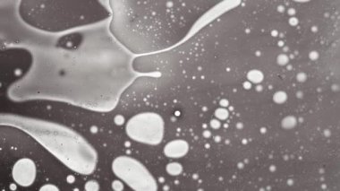 İçinde suluboya boya olan bir video. Sıvı mermer dokusu. Sıvı mürekkep.