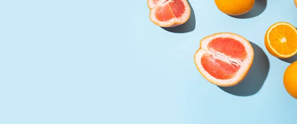 Cítricos Naranjas Pomelos Sobre Fondo Azul Vista Superior Cama Plana — Foto de Stock