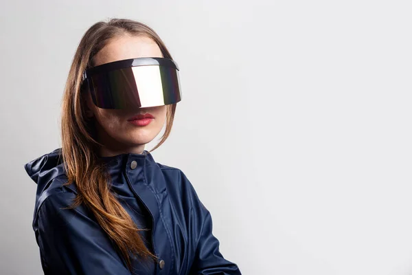 Fiatal Jövő Virtuális Valóság Szemüveg Egy Kék Kabát Egy Könnyű — Stock Fotó