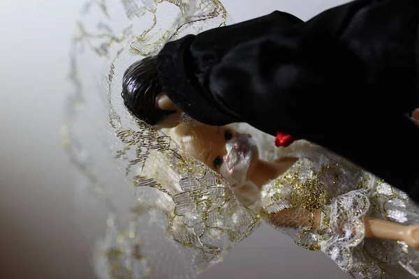 corona wedding and bridge and groom with a mask