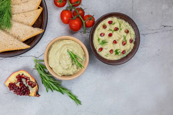 Food Eggplant Appetizer Hummus Babaganush Pomegranate Cherry Tomatoes — Stock Photo, Image