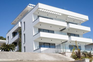 Dış görünüş için güzel beyaz lüks villa