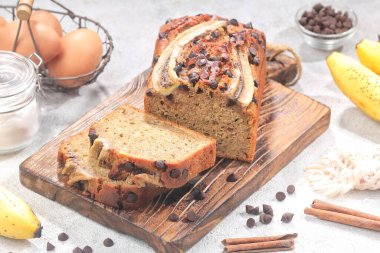 Muzlu kek, muzları ana malzeme ve tipik bir pasta malzemesi olarak kullanan bir pastadır.