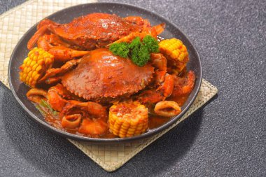 Lezzetli Asya yemeklerinin yakın görüntüsü