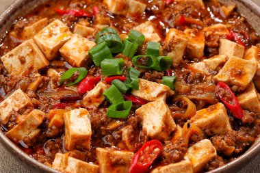 Çin yemeği mi? Tavuk ve sebzeli Asya yemeği.