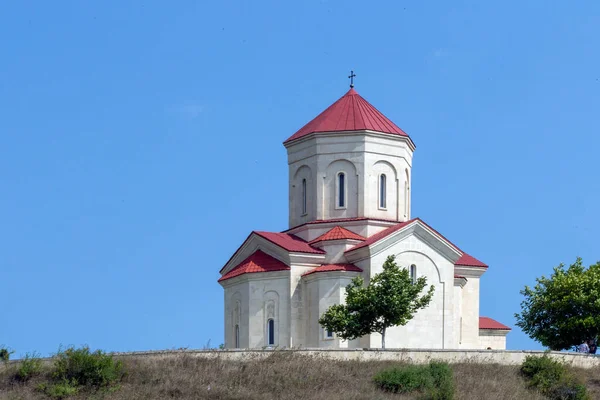Iglesia Blanca Con Techo Rojo — Foto de Stock