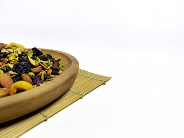 kurutulmuş meyve karışımı