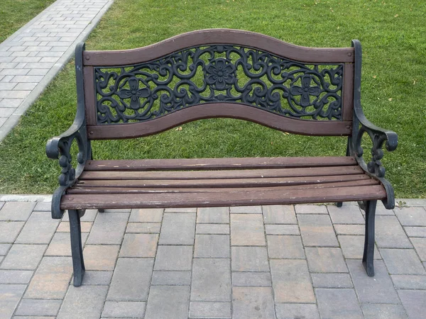 Vintage Wrought Iron Park Bench Autumn — Stock Photo, Image