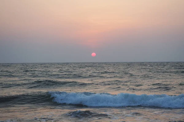 Belo Pôr Sol Fundo Mar Praia Verão Conceito Férias Férias — Fotografia de Stock