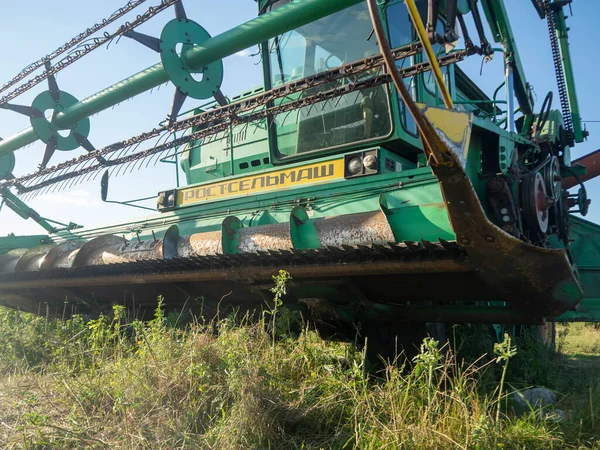 2020 Rusia Región Bryansk Cosechadora Agrícola Verde Maquinaria Agrícola Para —  Fotos de Stock