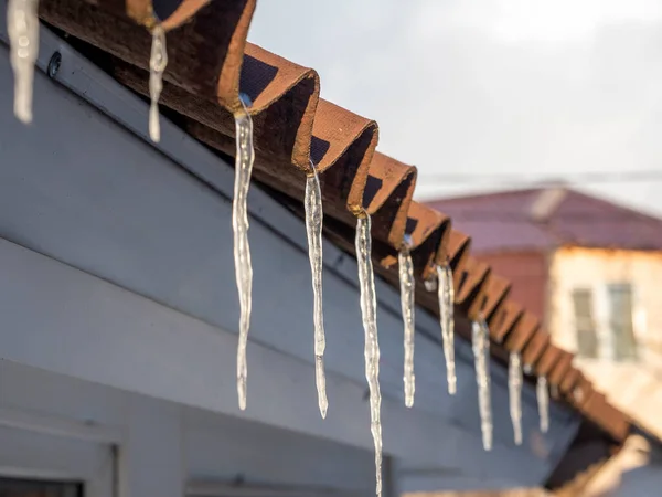 Icicles Hang Roof Close Selective Focus — Stock Photo, Image