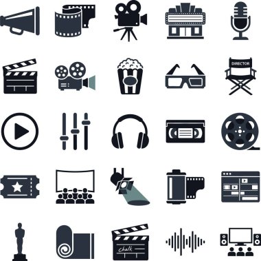 Film ve sinema endüstrisinin çeşitli yönlerini temsil eden çeşitli siyah beyaz ikonlar, kameralar, klempler, patlamış mısır, biletler ve daha fazlası dahil olmak üzere..