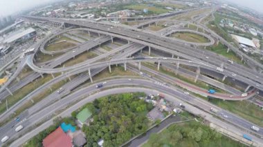 Bangkok, Tayland 'dan geçen otoyolların hava görüntüleri.