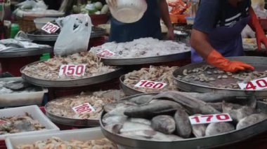 Piyasa deniz ürünleri. Açık hava.