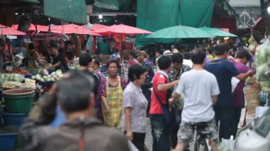 Güneydoğu Asya pazarı kalabalık.