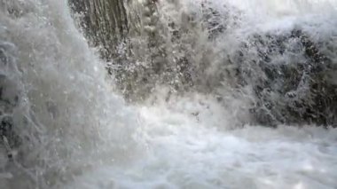 Şelaleyi yavaş çekimde kapat