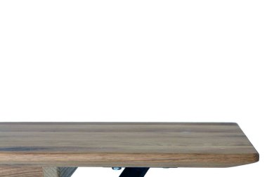 Ahşap yemek masası yüzeyi. Doğal ahşap mobilyalar, beyaz arka planda izole edilmiş. Video veya fotoğraf çekimi için sağlam ahşap yemek masası üstü