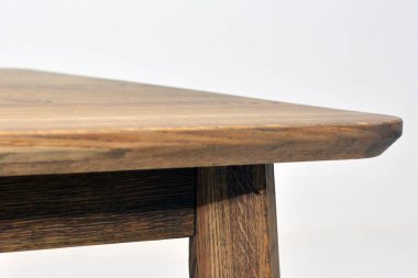 Ahşap yemek masası yüzeyi. Doğal ahşap mobilyalar yakın plan. Katı ahşap masa üstü