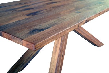 Tahta masa yüzeyi. Doğal ahşap mobilyalar yakın plan fotoğraf arkaplanı. Sağlam ahşap masa ve bacaklar. Eko mobilya üretimi, üretim