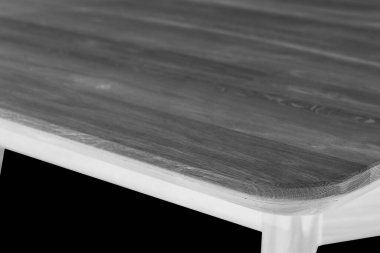 Ahşap yemek masası yüzeyi. Doğal ahşap mobilyalar yakın plan fotoğraf arkaplanı. Sağlam ahşap masa ve bacaklar. Eko mobilya üretimi, üretim