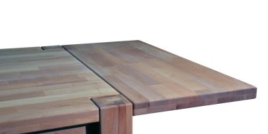 Tahta masa yüzeyi. Doğal ahşap mobilyalar yakın plan fotoğraf arkaplanı. Sağlam ahşap masa ve bacaklar. Eko mobilya üretimi, üretim