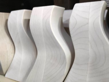 Yataklar için tahta bacaklar yakın görüş, soyut biçim arka plan