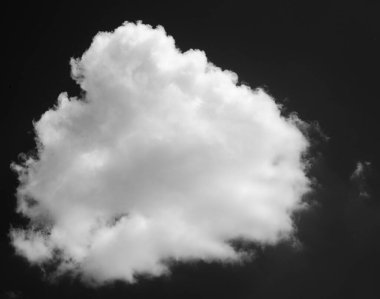 Siyah arka plan üzerinde yüksek çözünürlüklü fotoğraf izole kabarık beyaz bulut