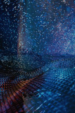 Soyut ışıltılı arka plan deseni, kutlama duvar kağıdı, sunum kapağı. Canlı renkler, şenlikli duvar kâğıdı çizimi