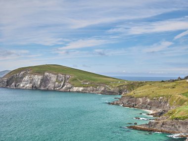 Deniz kıyısının güzel manzarası