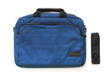 Günümüz mavi kurye çantası, dizüstü bilgisayarlar için mükemmel, dayanıklı kumaşı, çoklu kompartmanı ve günlük seyahat için çok yönlü tasarımı var..