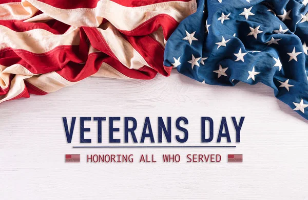 Happy Veterans Day Konzept Amerikanische Flaggen Vor Weißem Holzgrund November — Stockfoto