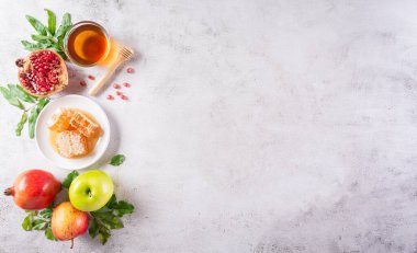 Rosh hashanah (Yahudi Yeni Yıl Tatili), taş zeminde geleneksel veya dini semboller kavramı.