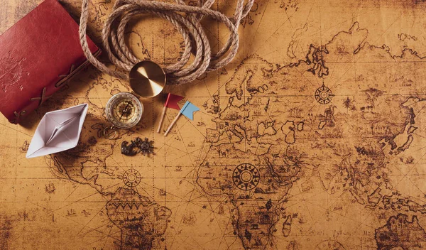 Happy Columbus Day Konzept Vintage Kompass Papierboot Seil Auf Retro — Stockfoto