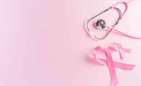 Nastri Rosa Stetoscopio Sfondo Pastello Simbolo Consapevolezza Del Cancro Seno — Foto Stock