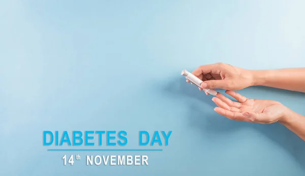 Conceito Conscientização Mundial Sobre Diabetes Diabético Mede Nível Glicose Sangue — Fotografia de Stock