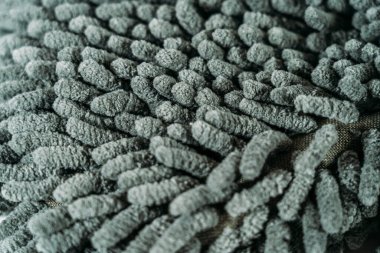 Mikrofiber kumaşın gri lifleri - polyester liflerden yapılmış kumaş, poliyamit ve diğer polimerlerden oluşmuş olabilir